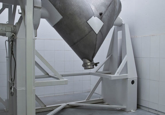 Large V-Blender: Able to handle the capacity of 700-800 kg of Raw Material for Blending (Density Dependent)